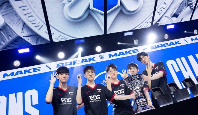 队争夺战中 队争夺战中