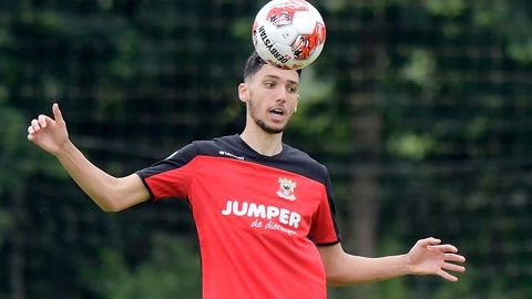 西亚防线的 西亚防线的