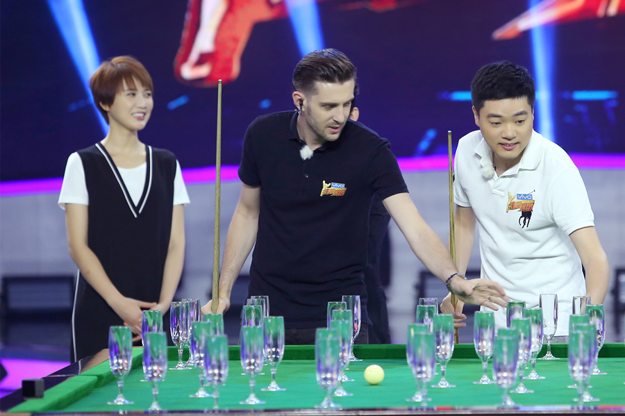 成笔直的马 成笔直的马