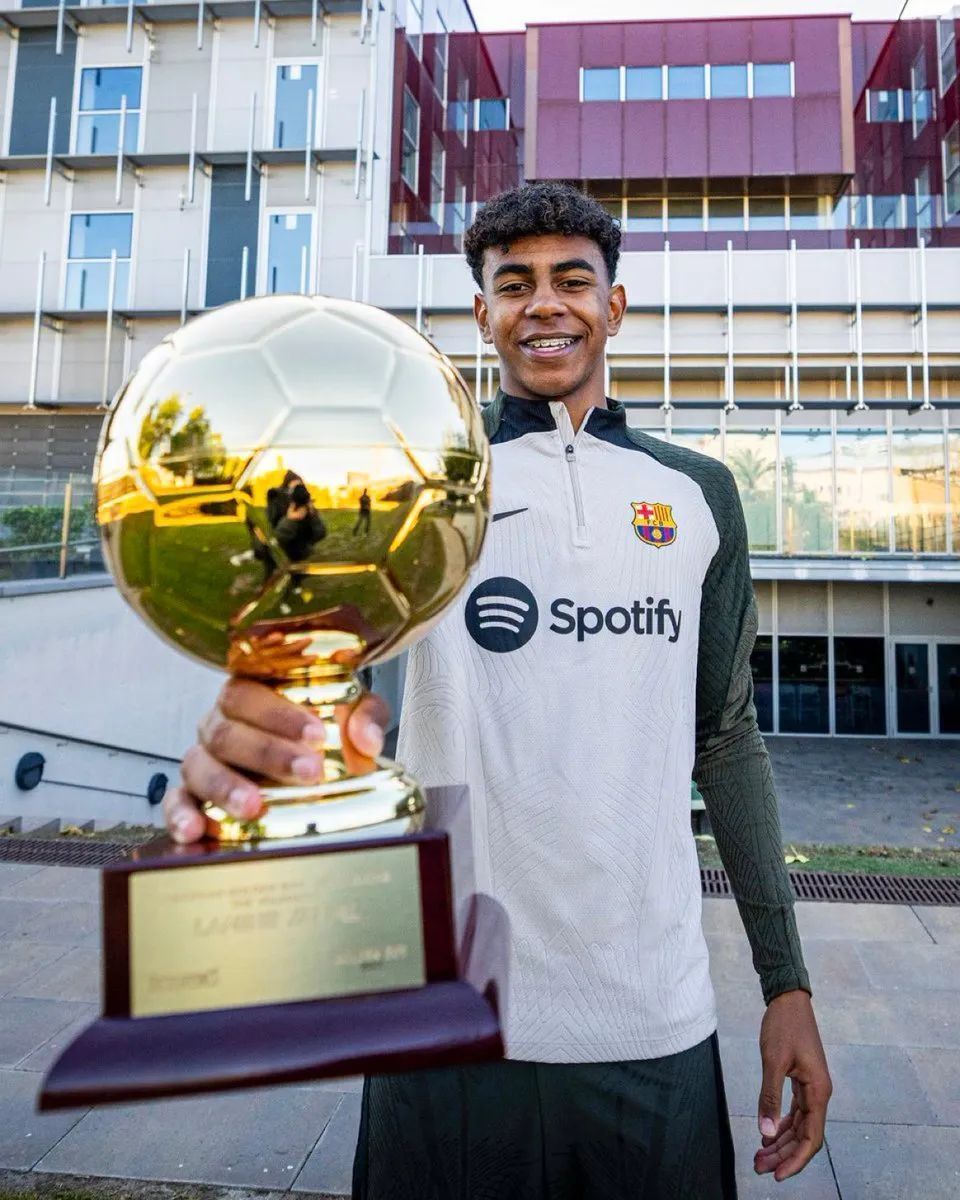 成更高天花 成更高天花